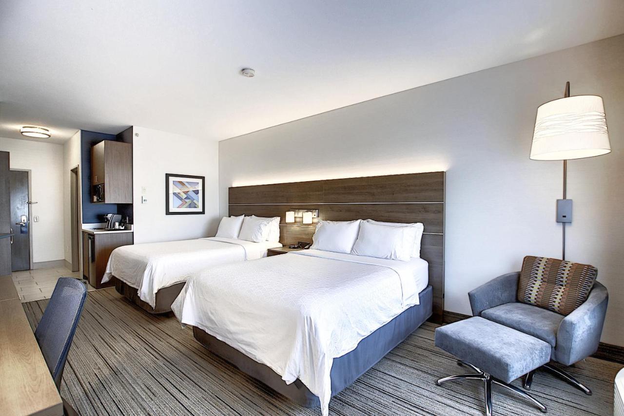 Holiday Inn Express Airport Calgary By Ihg Exterior foto