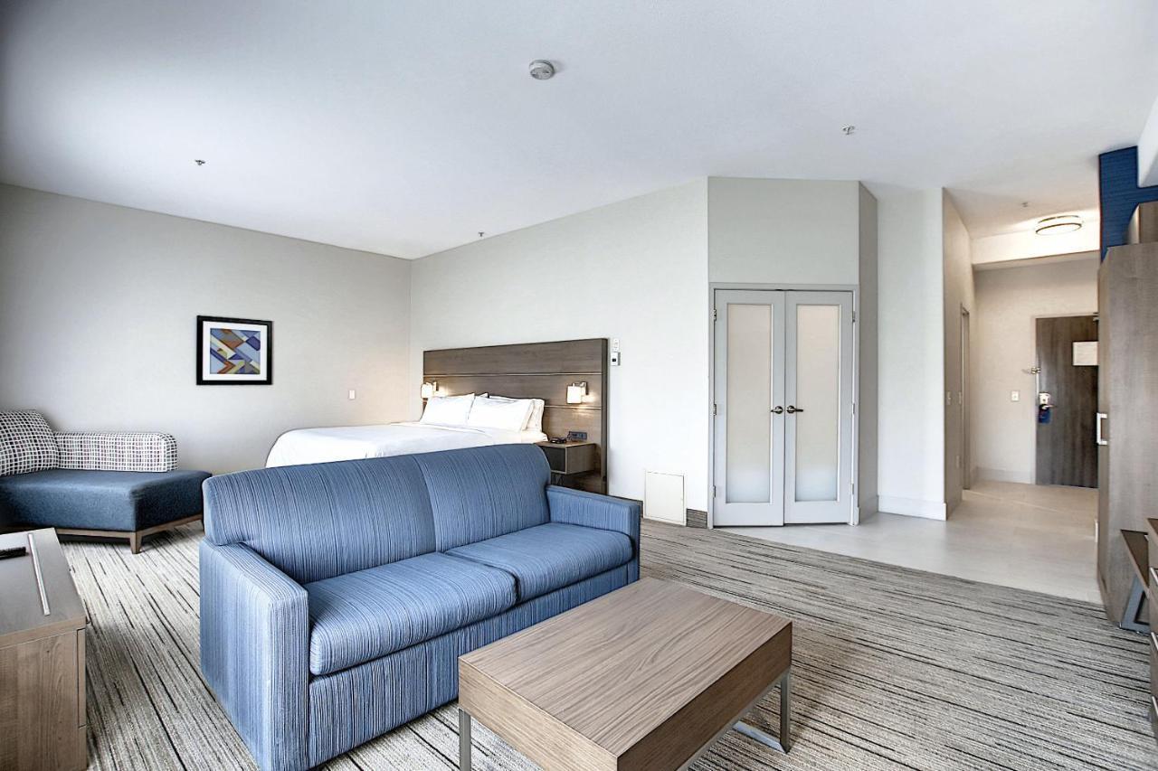 Holiday Inn Express Airport Calgary By Ihg Exterior foto