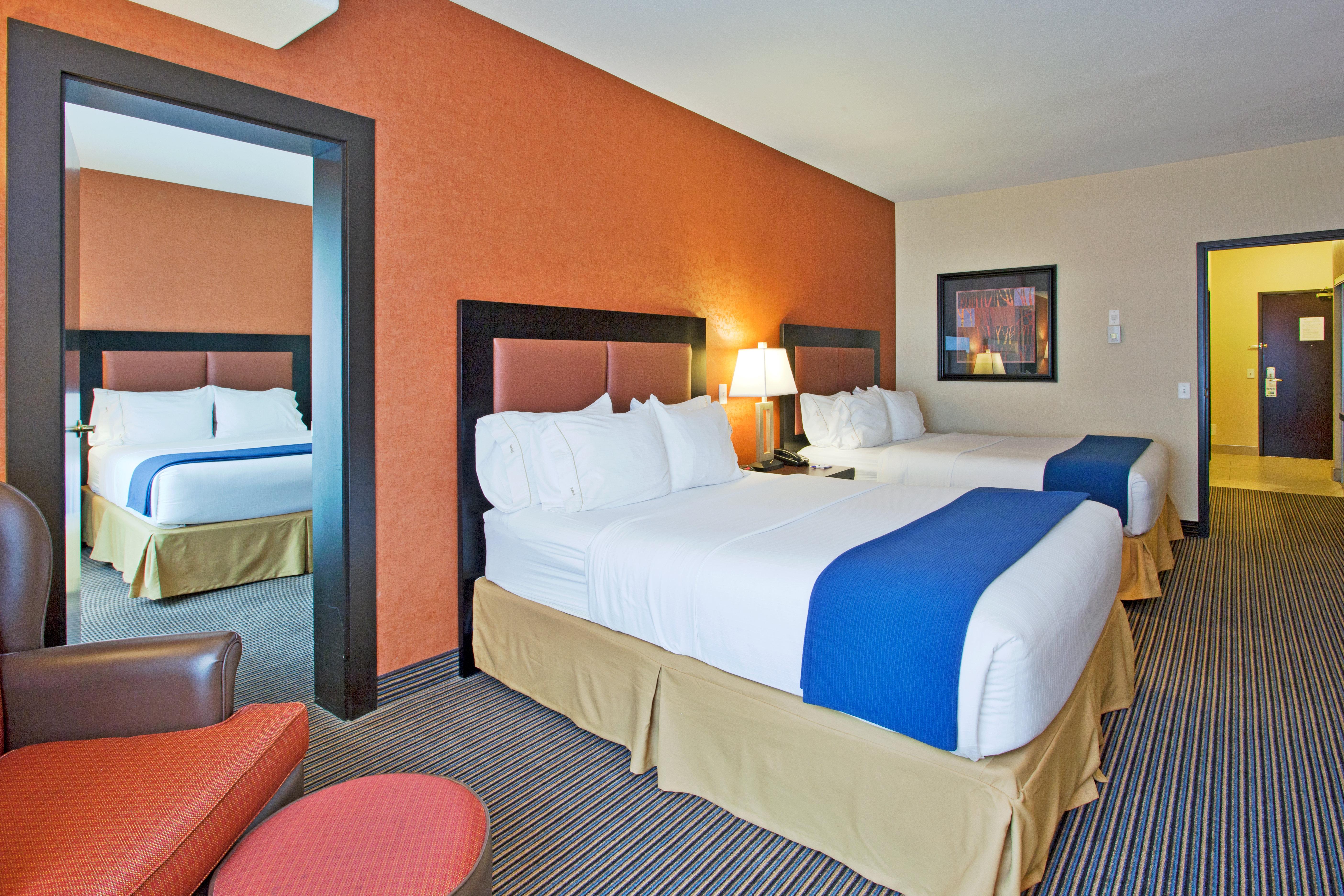 Holiday Inn Express Airport Calgary By Ihg Exterior foto
