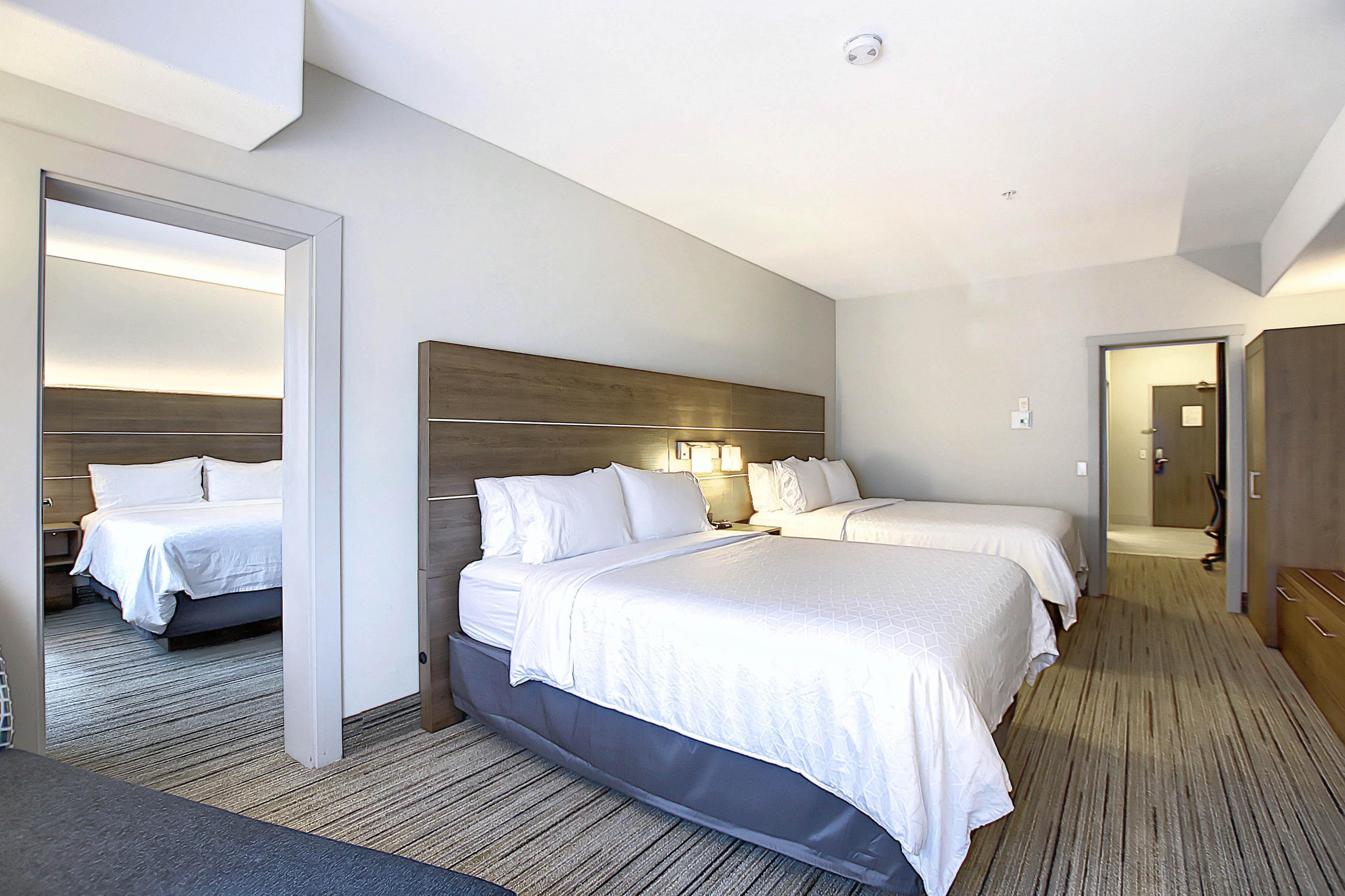 Holiday Inn Express Airport Calgary By Ihg Exterior foto