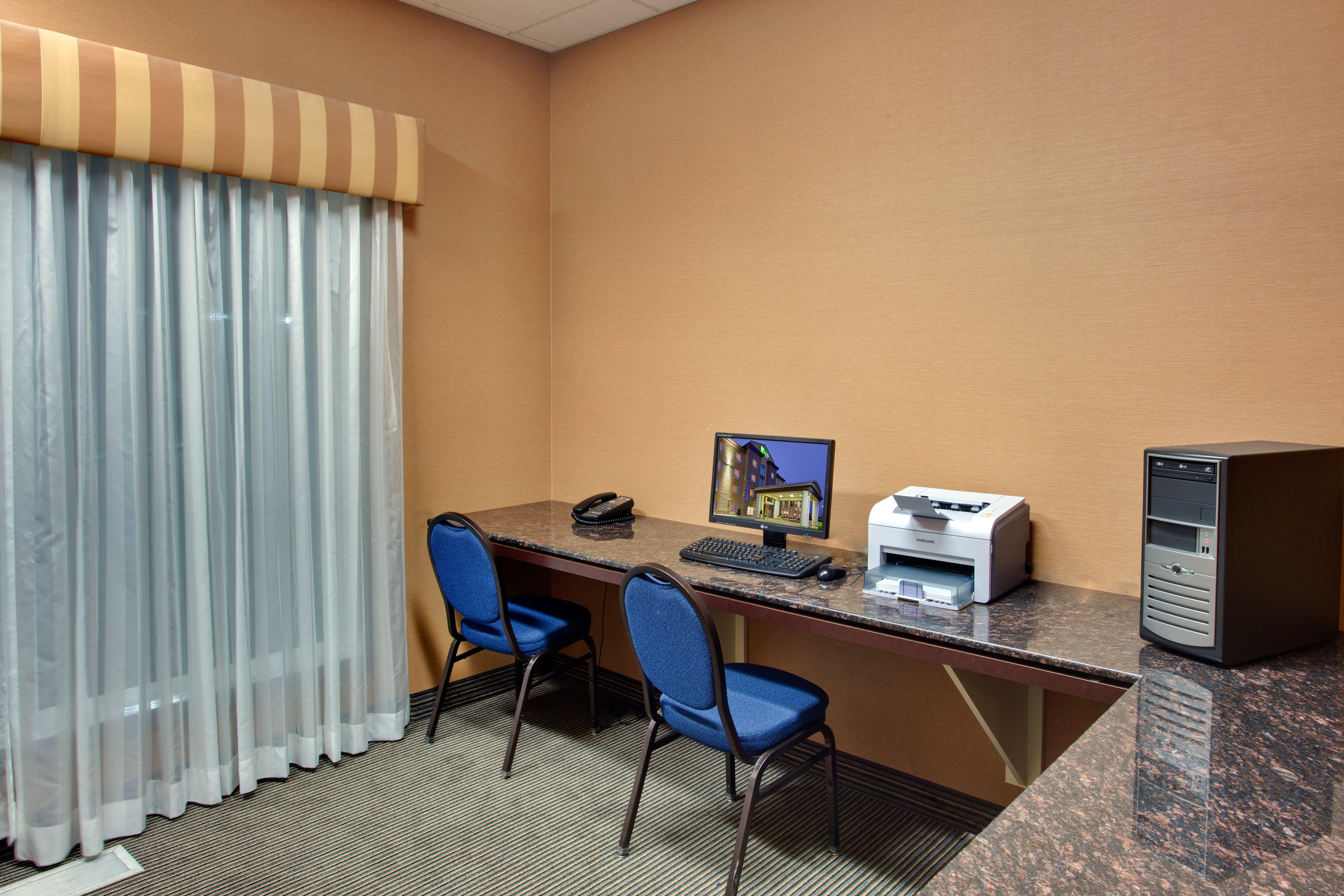Holiday Inn Express Airport Calgary By Ihg Exterior foto